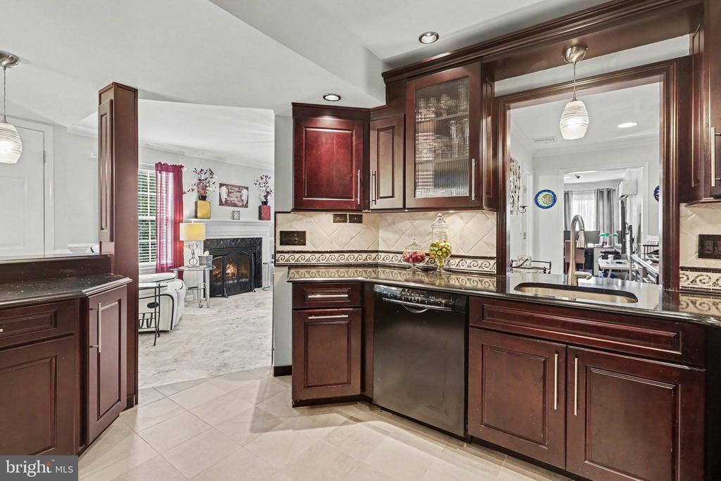 1504 MACINTOSH WAY