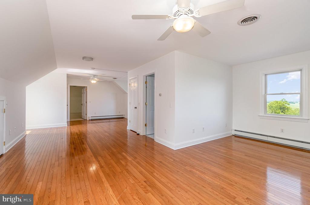 562 W 8TH STREET