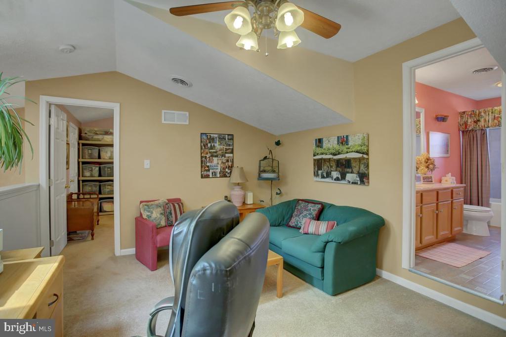 2505 SHERRY DRIVE