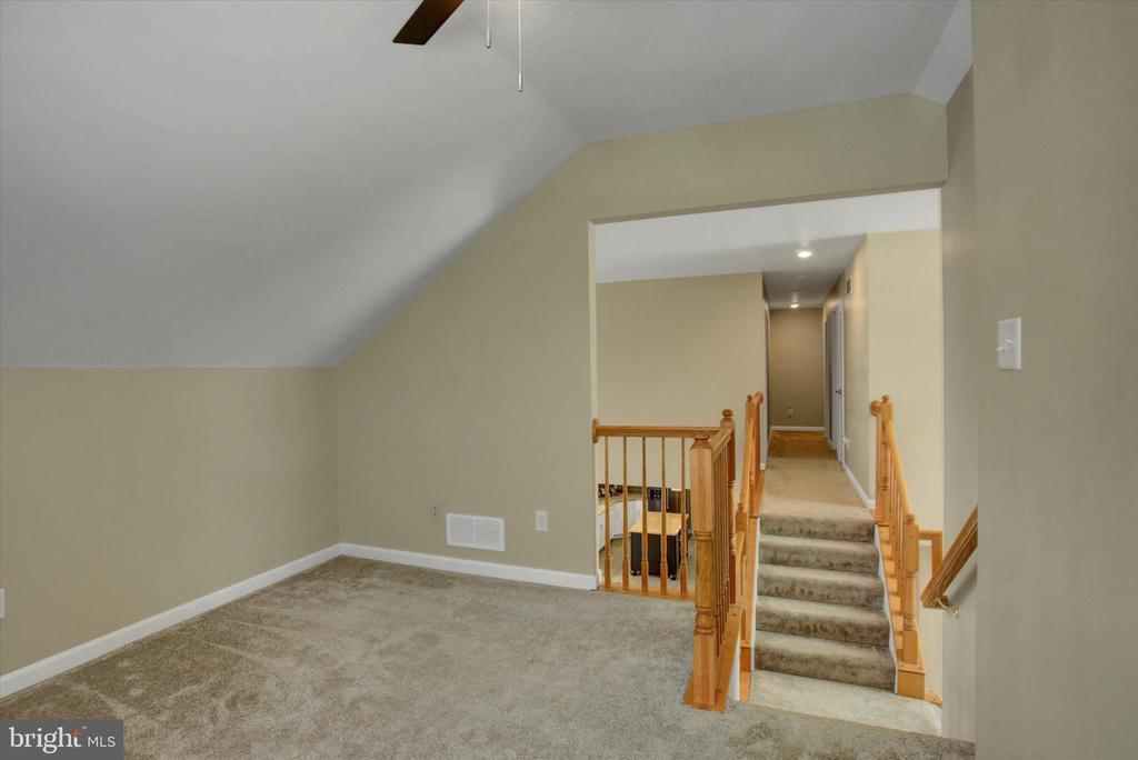 108 N BLACKBERRY LANE