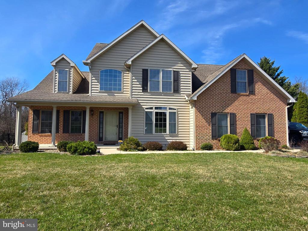 108 N BLACKBERRY LANE