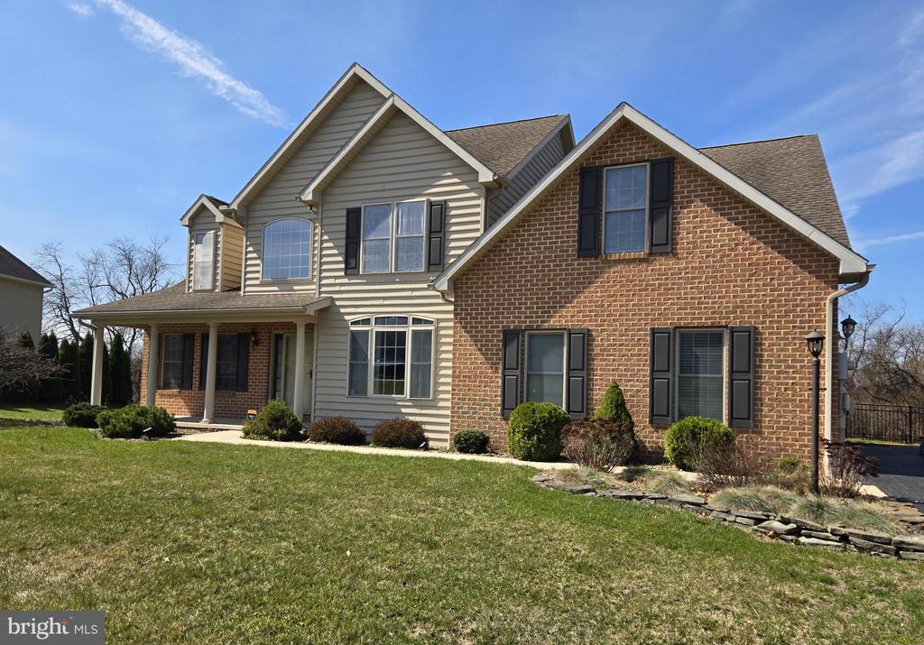 108 N BLACKBERRY LANE