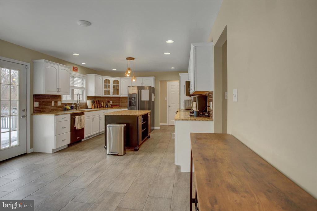 108 N BLACKBERRY LANE