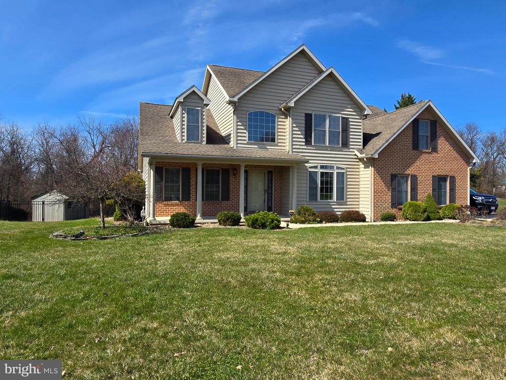 108 N BLACKBERRY LANE