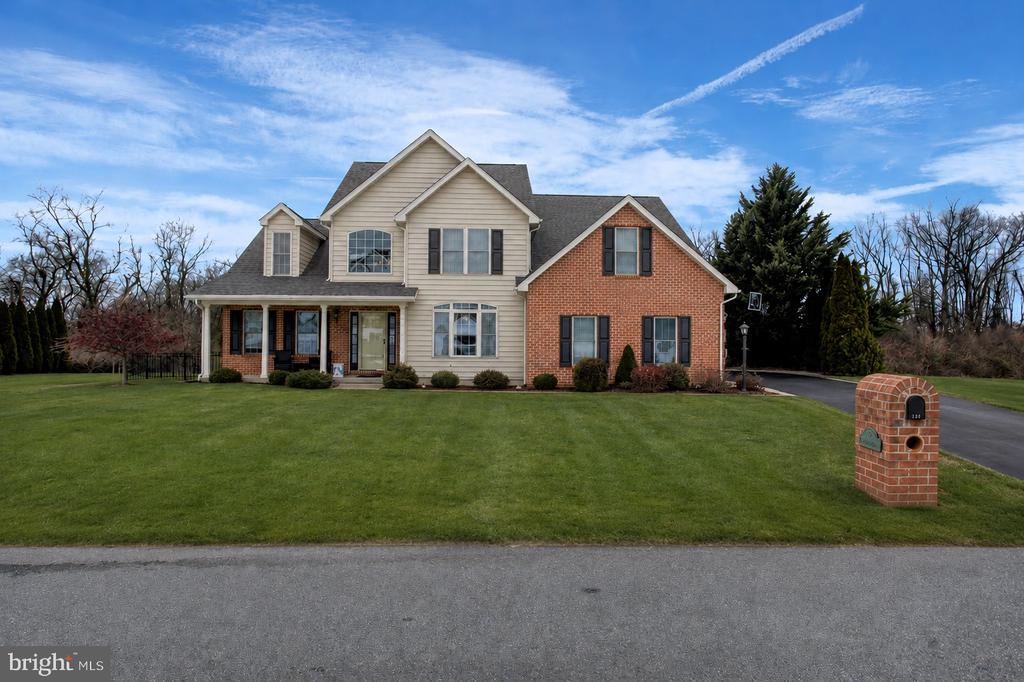 108 N BLACKBERRY LANE