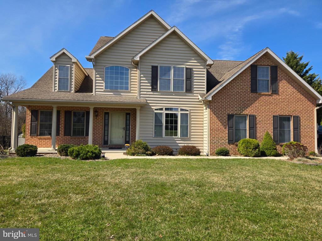 108 N BLACKBERRY LANE