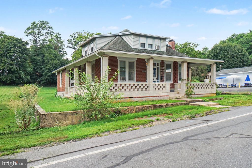 108 W W MAIN STREET