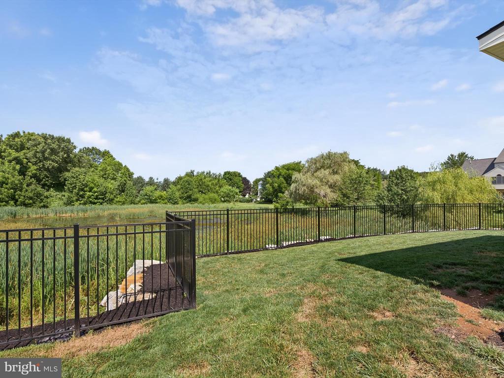 335 ROYAL HUNT WAY