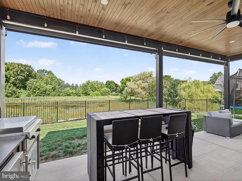 335 ROYAL HUNT WAY