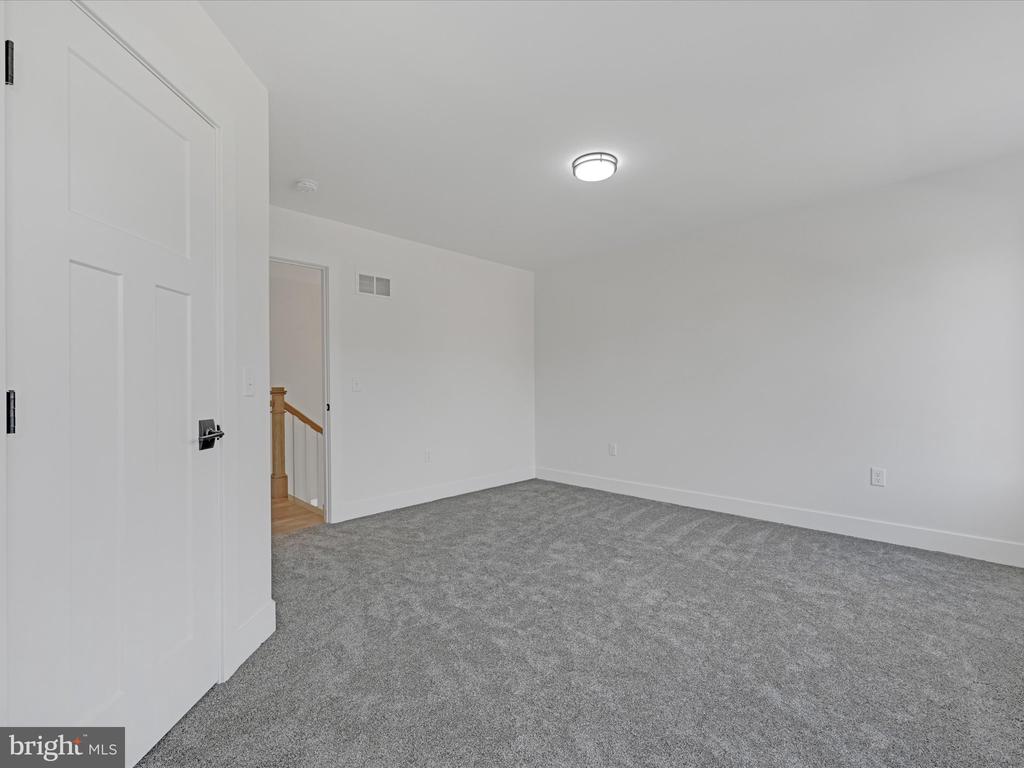 335 ROYAL HUNT WAY