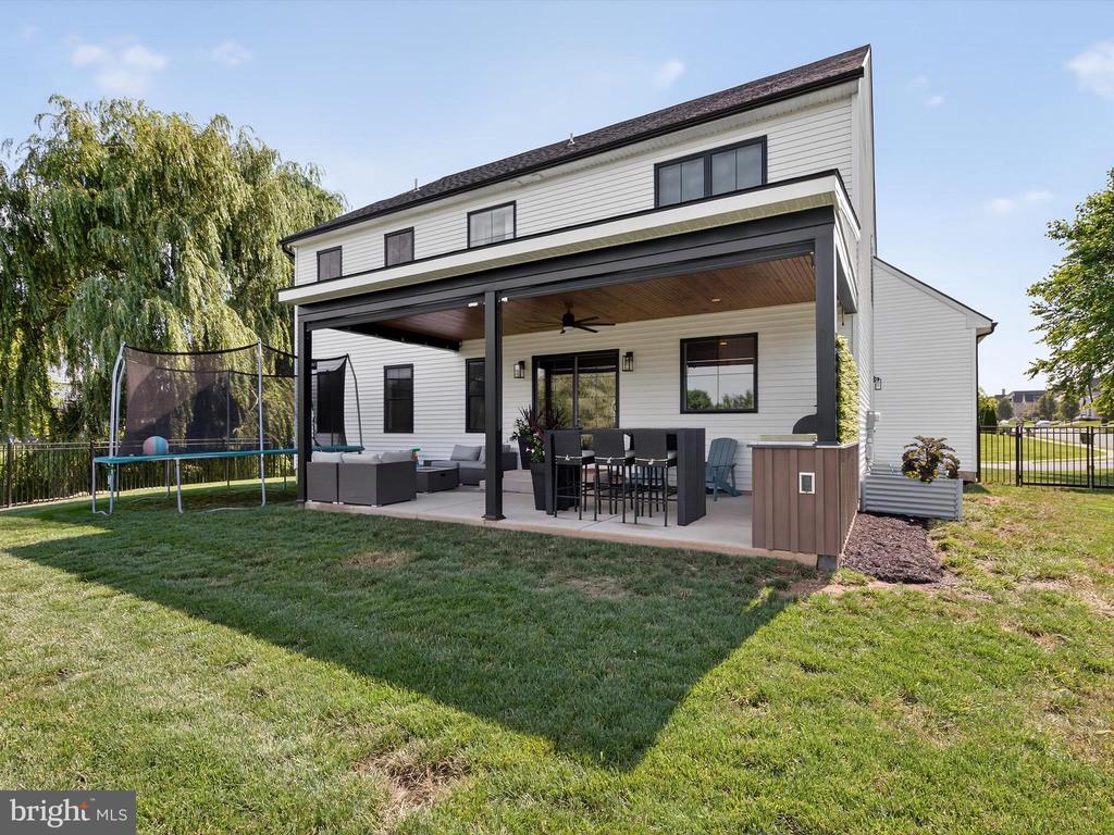 335 ROYAL HUNT WAY