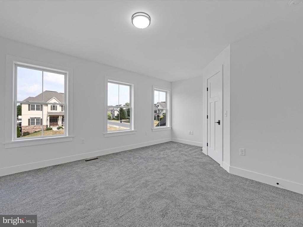 335 ROYAL HUNT WAY