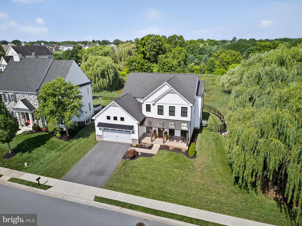 335 ROYAL HUNT WAY