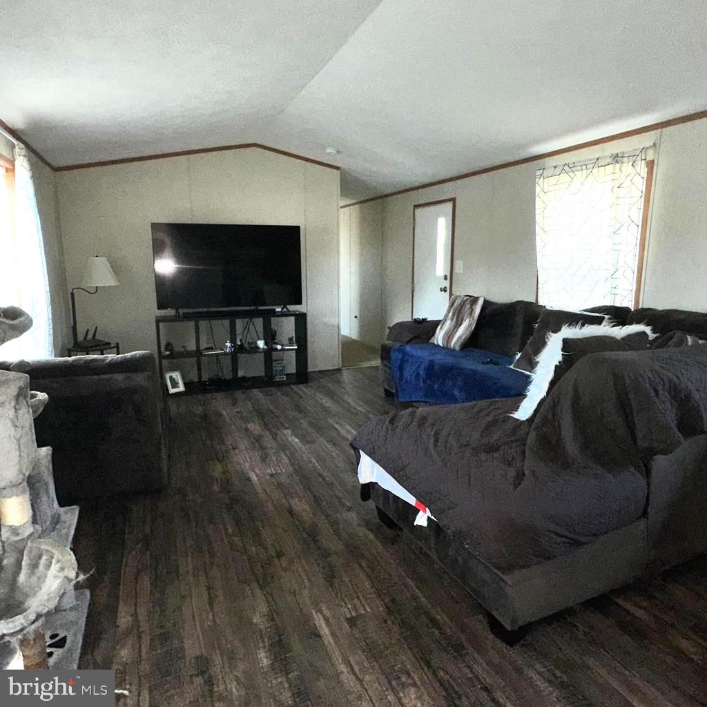 81 WALMAR MANOR
