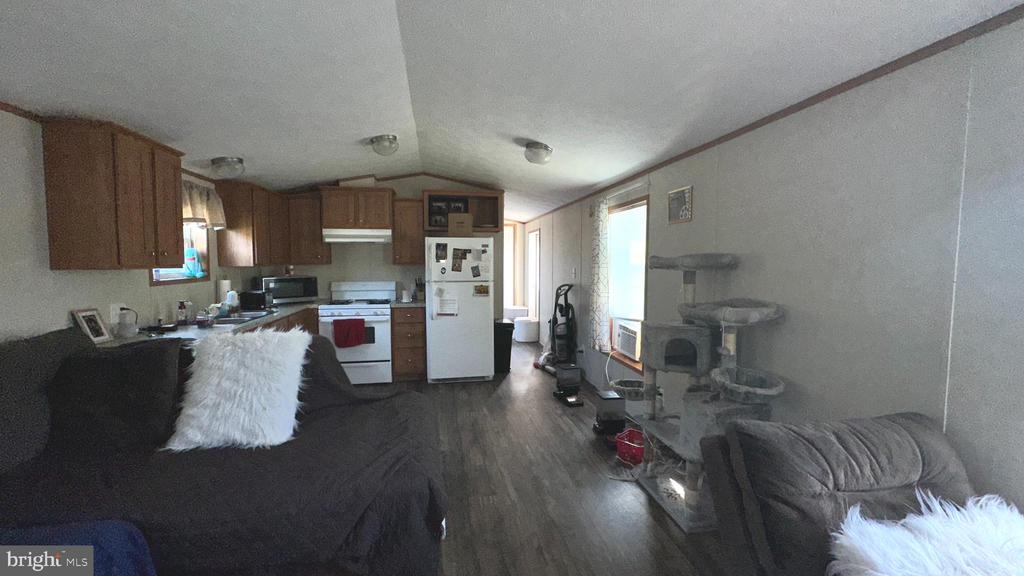 81 WALMAR MANOR