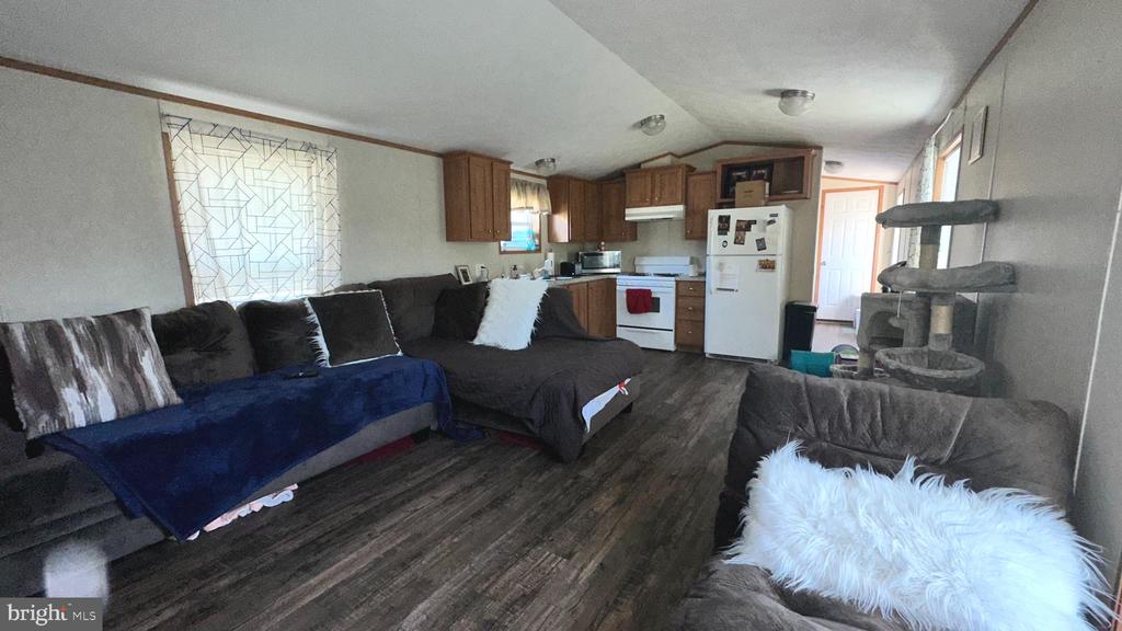 81 WALMAR MANOR
