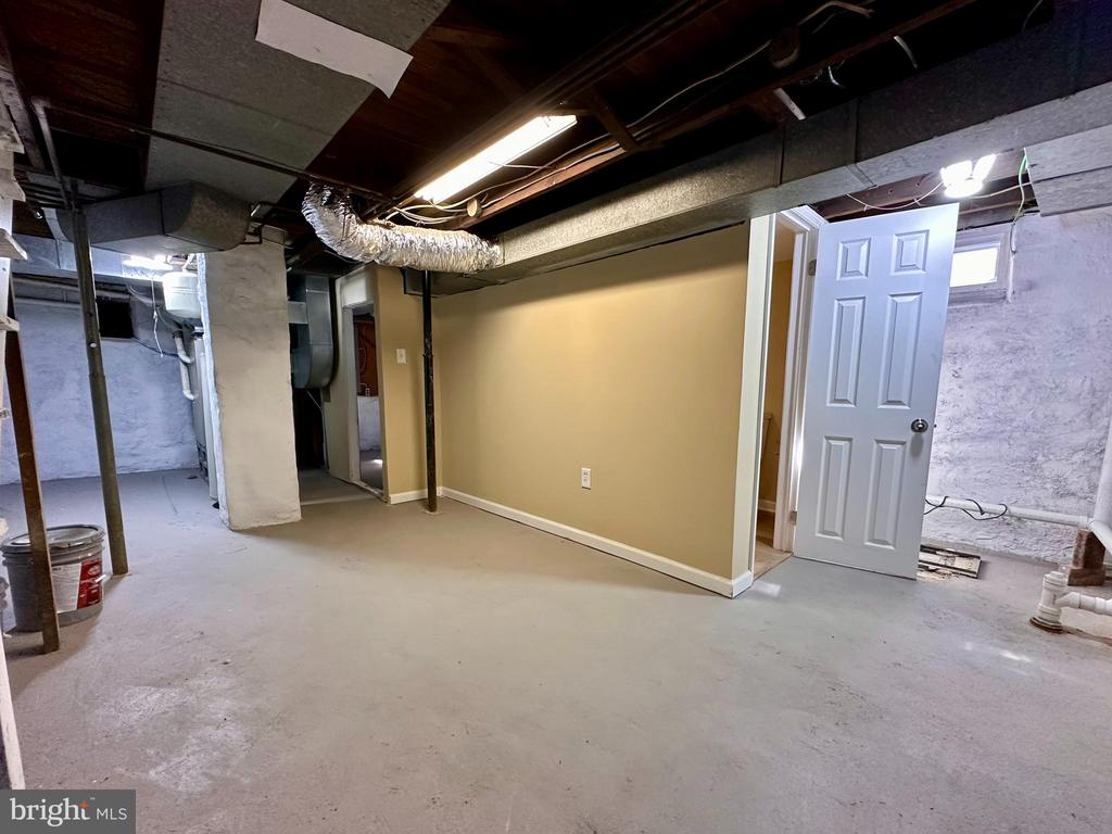 647 WHEATLYN DRIVE