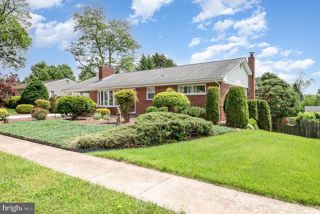 306 SHARON DRIVE