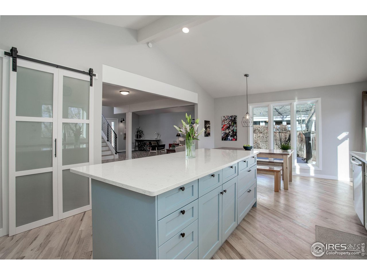 3896 Wonderland Hill Ave