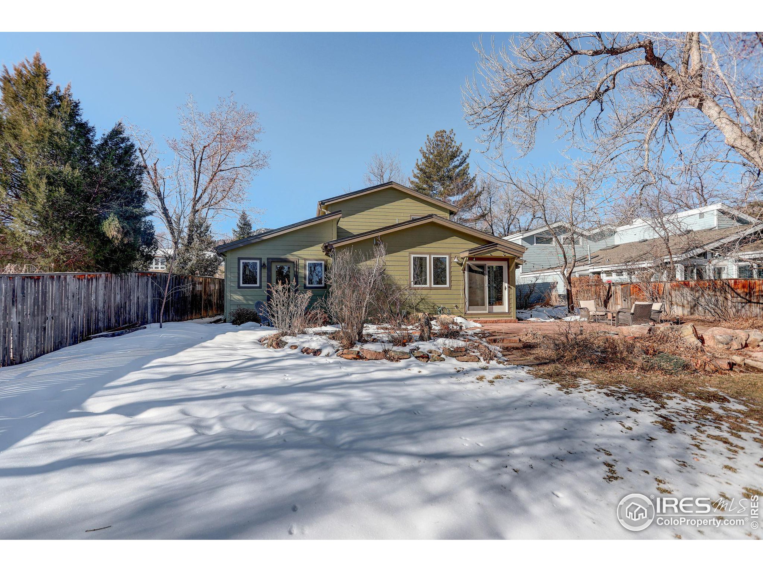 3896 Wonderland Hill Ave