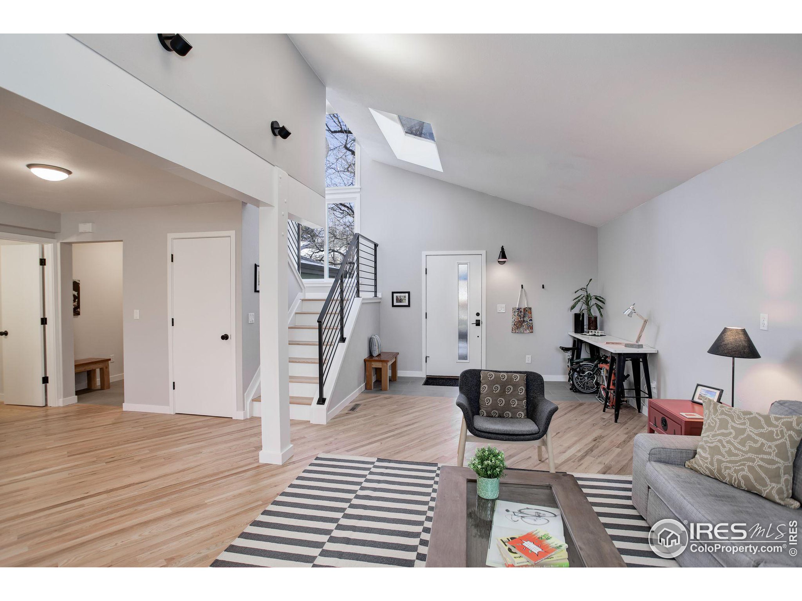 3896 Wonderland Hill Ave