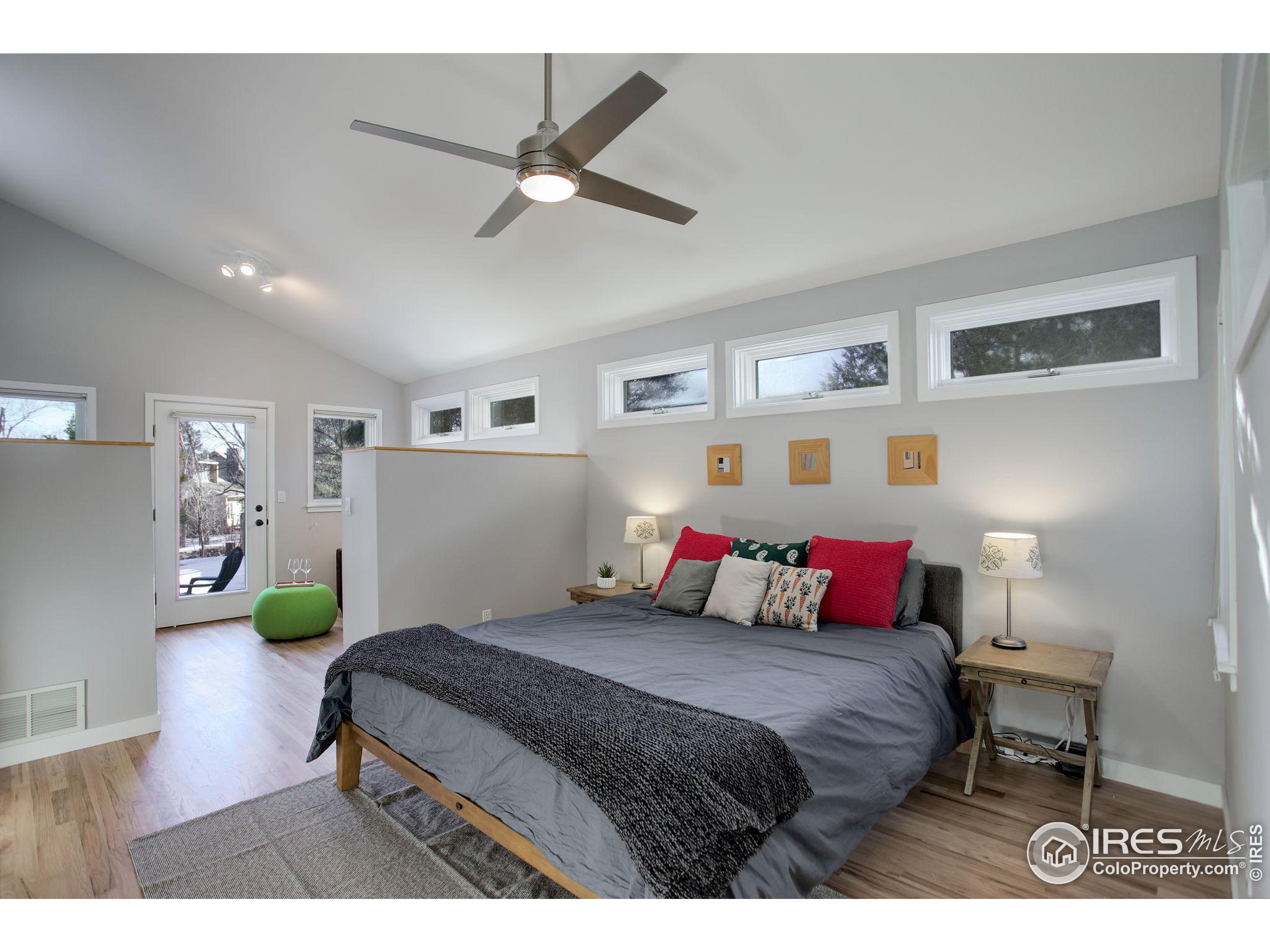 3896 Wonderland Hill Ave