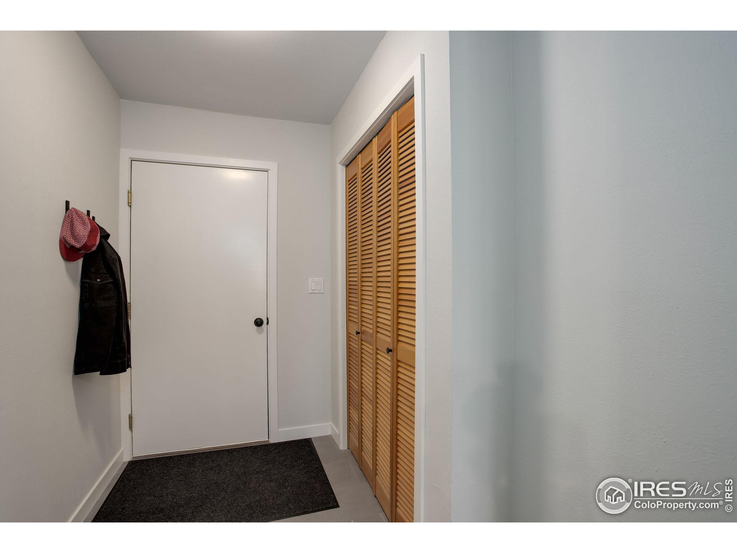 3896 Wonderland Hill Ave