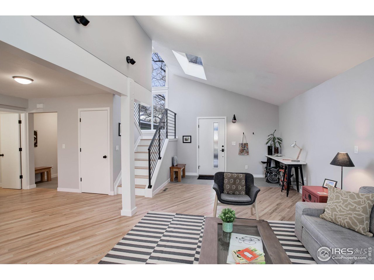 3896 Wonderland Hill Ave