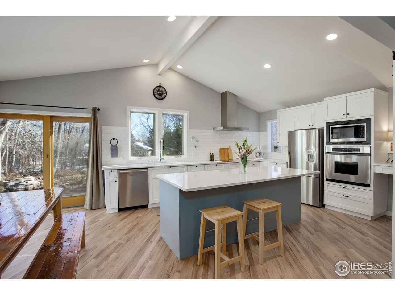 3896 Wonderland Hill Ave