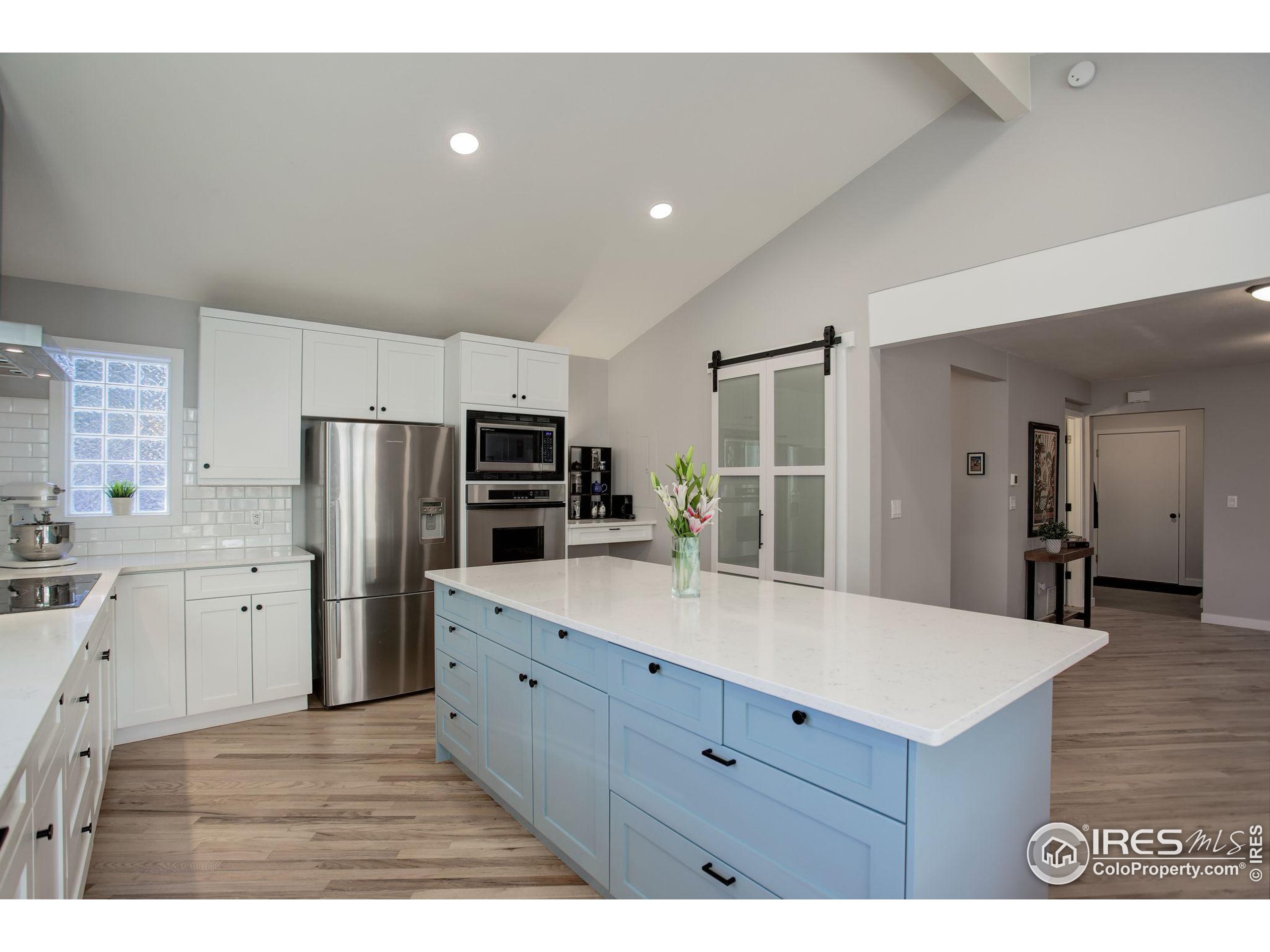 3896 Wonderland Hill Ave