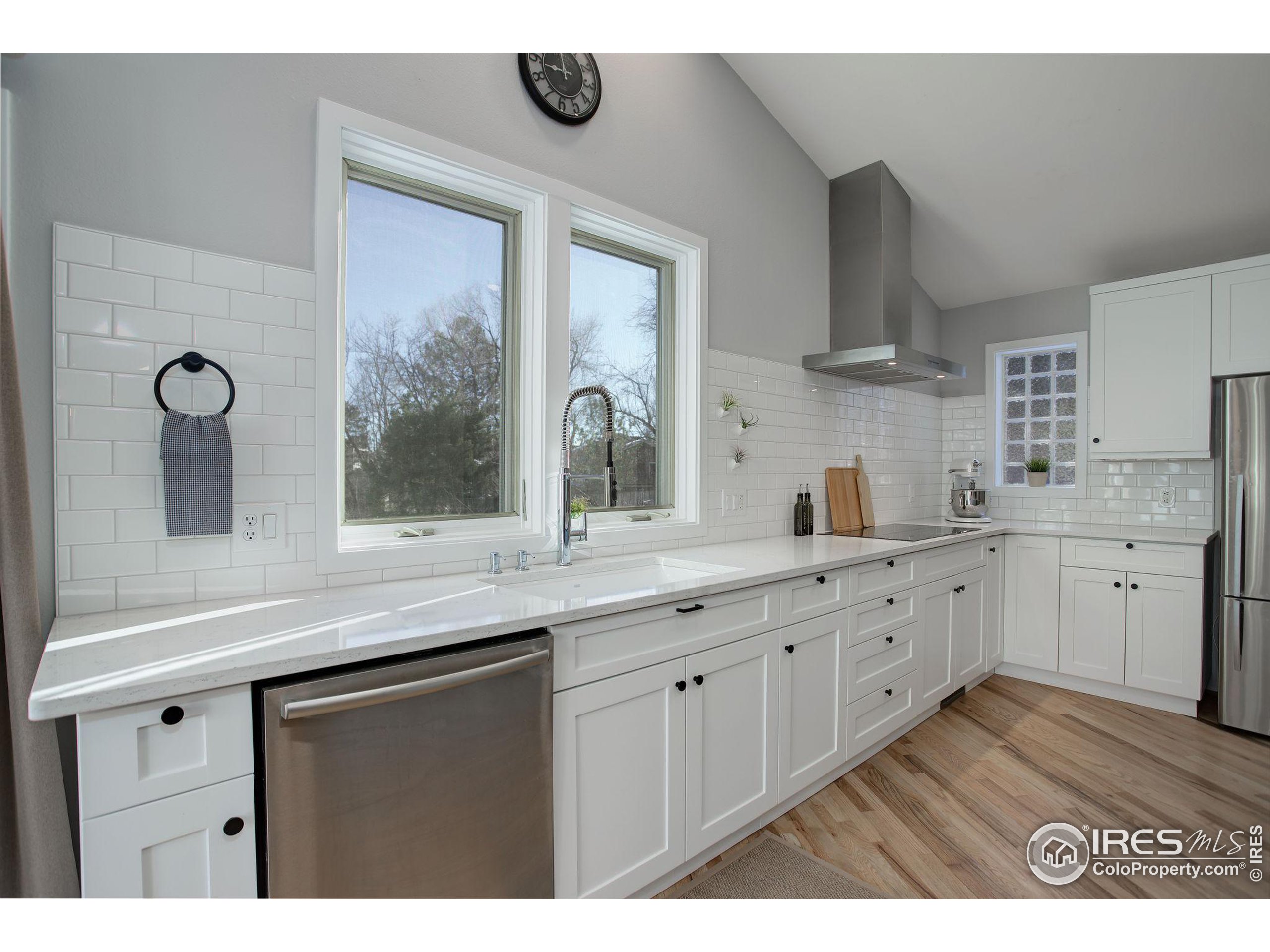 3896 Wonderland Hill Ave