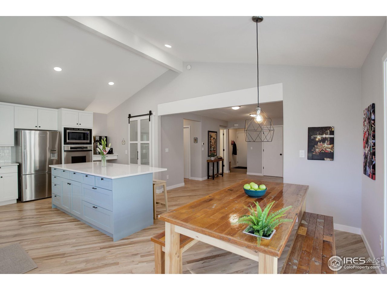 3896 Wonderland Hill Ave