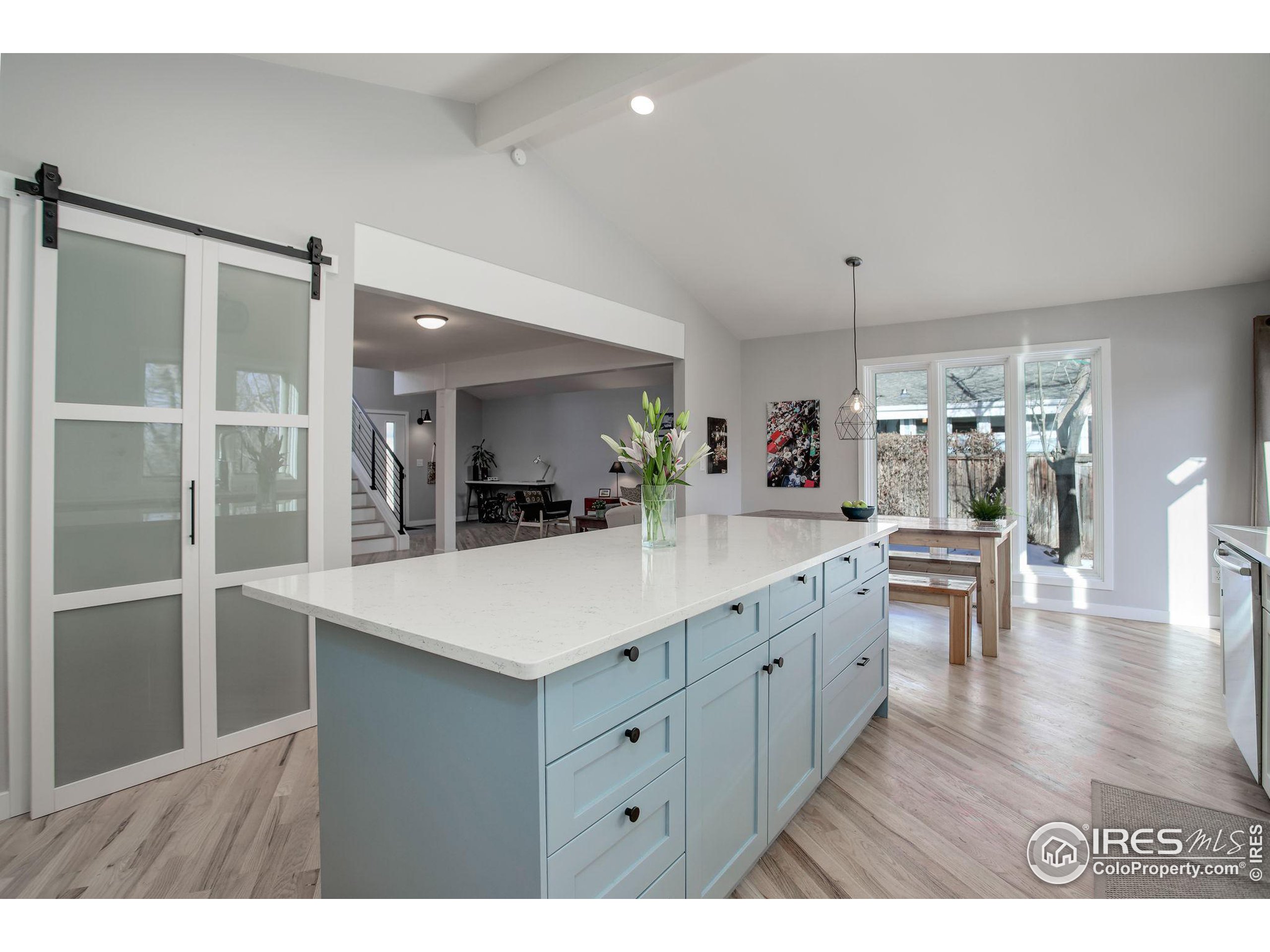 3896 Wonderland Hill Ave