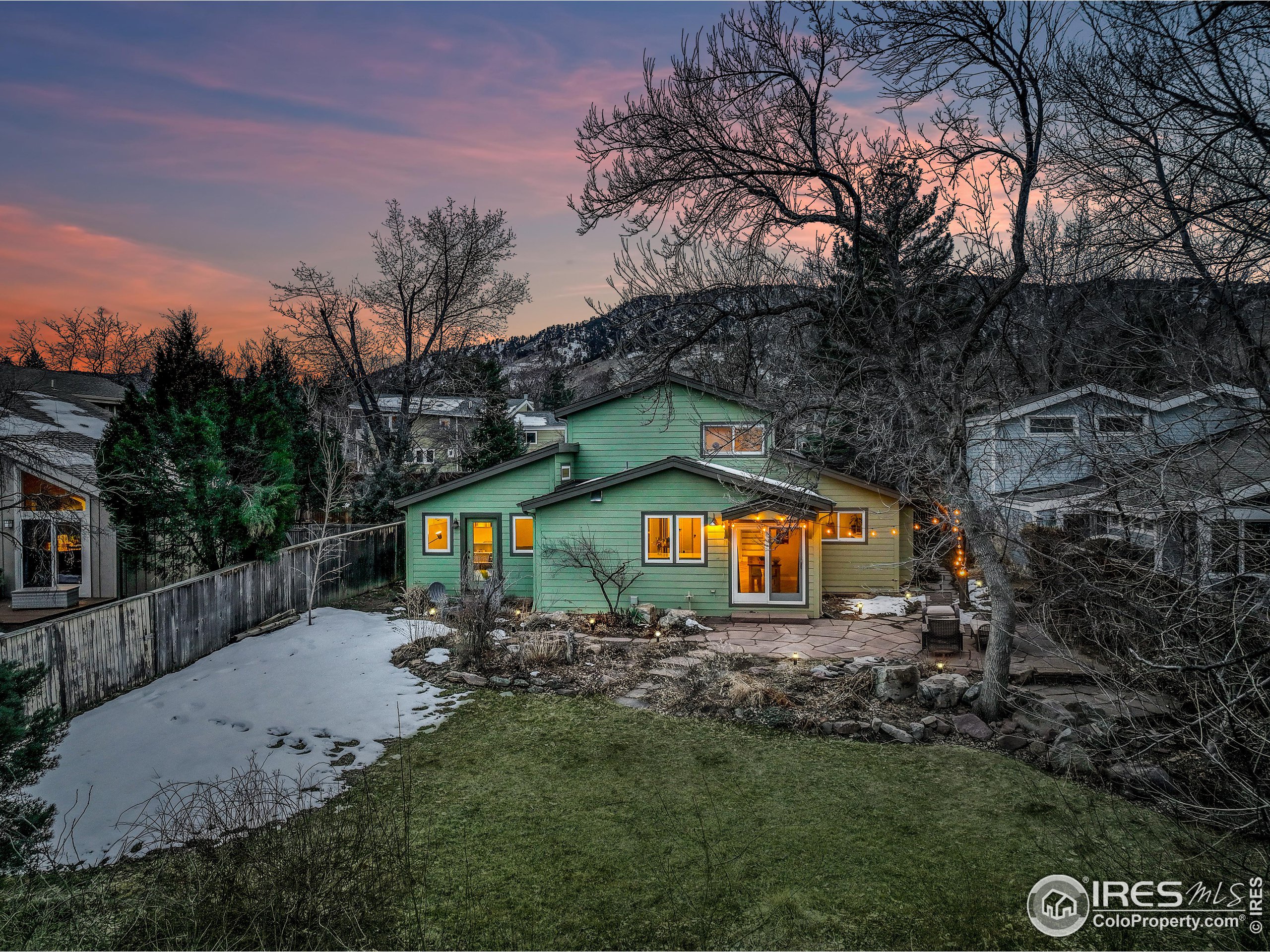 3896 Wonderland Hill Ave