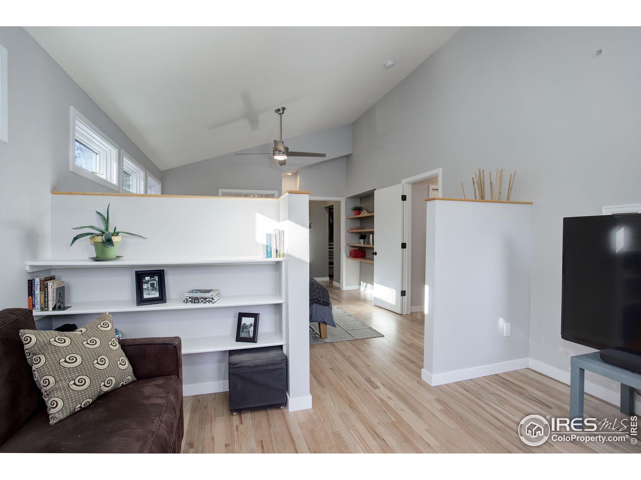 3896 Wonderland Hill Ave