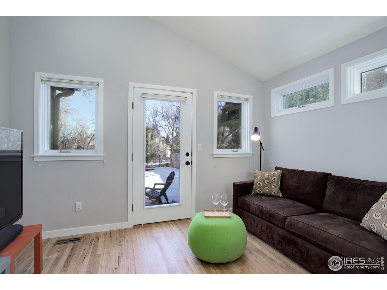 3896 Wonderland Hill Ave