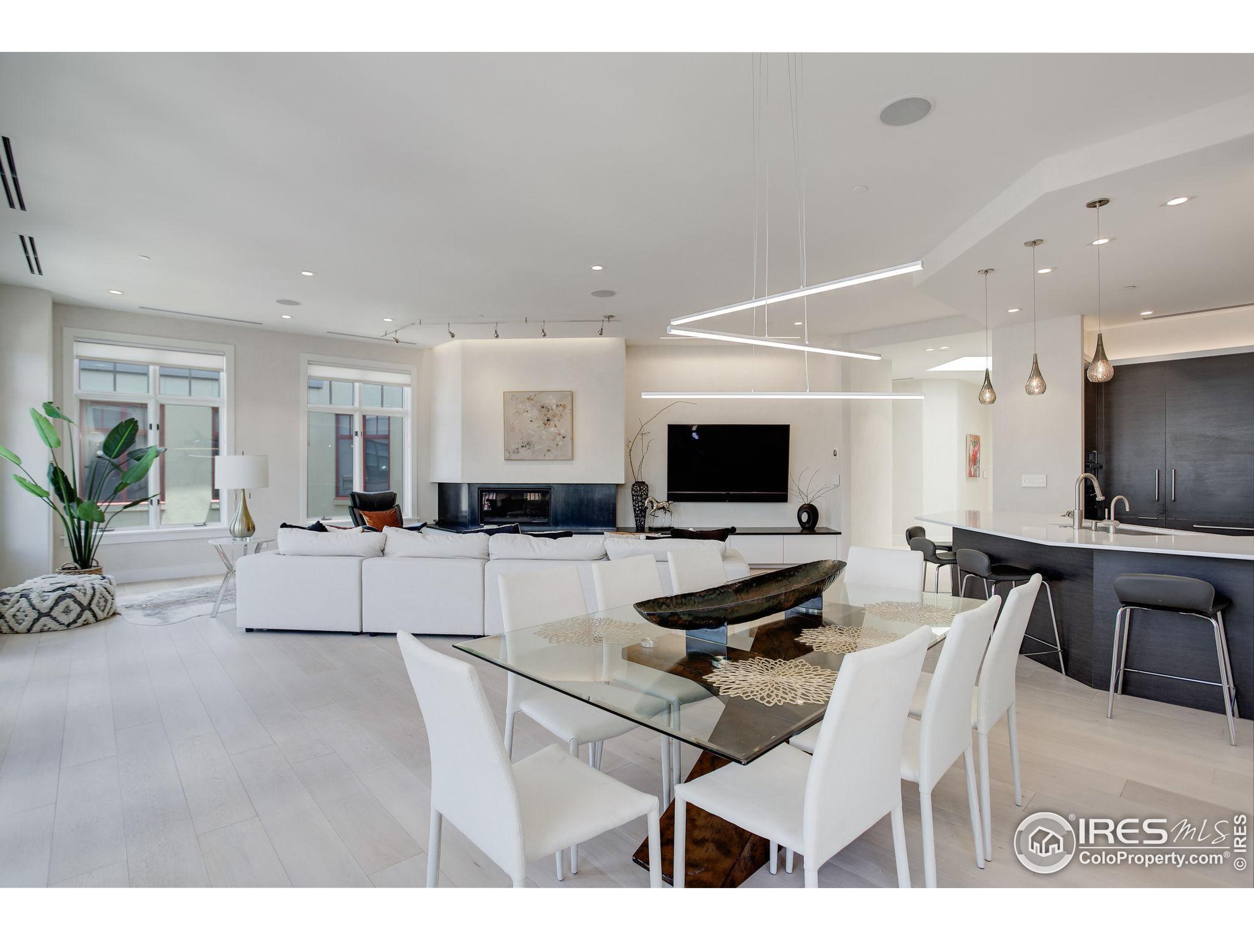 1301 Canyon Blvd #405