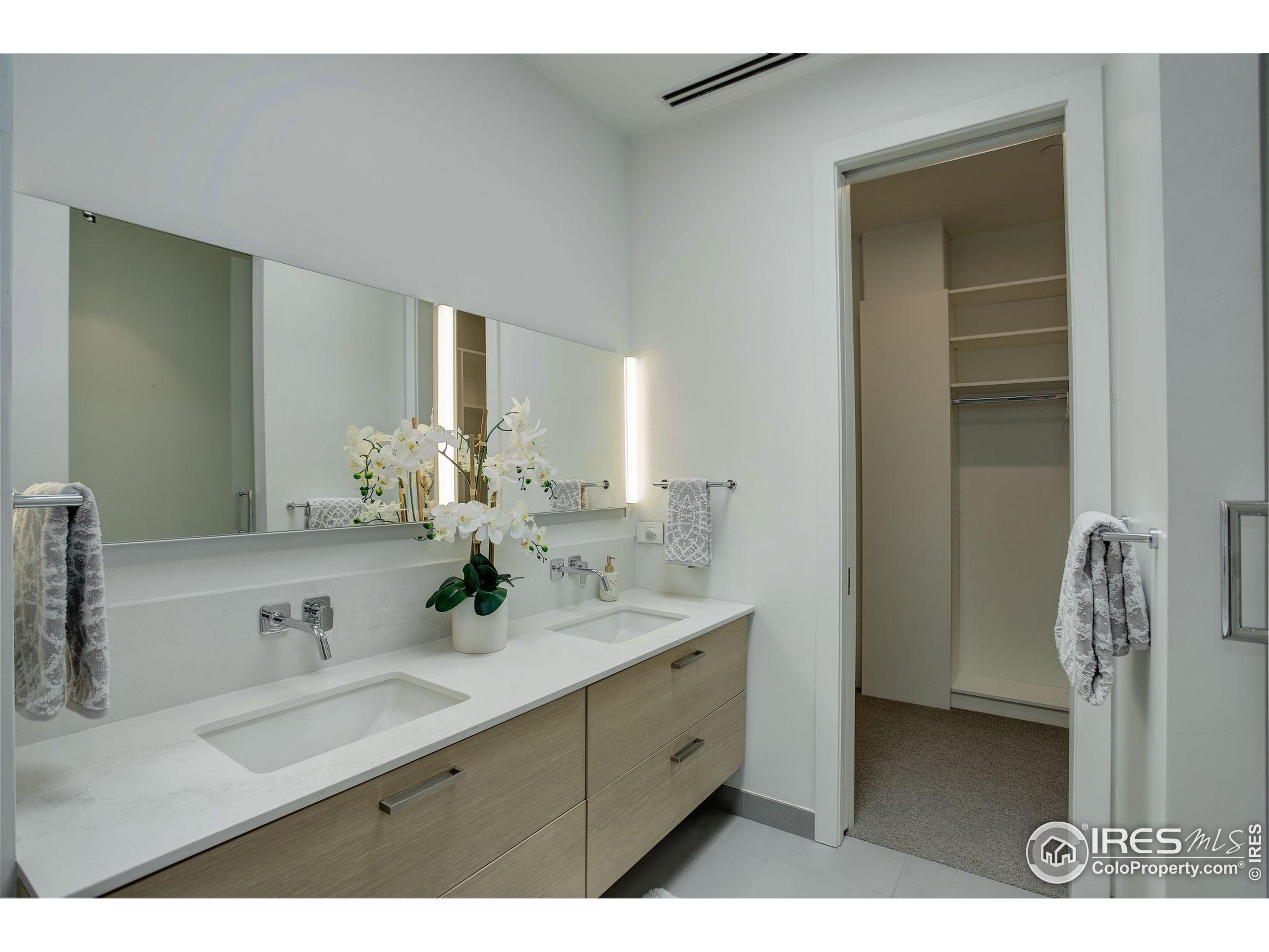 1301 Canyon Blvd #405