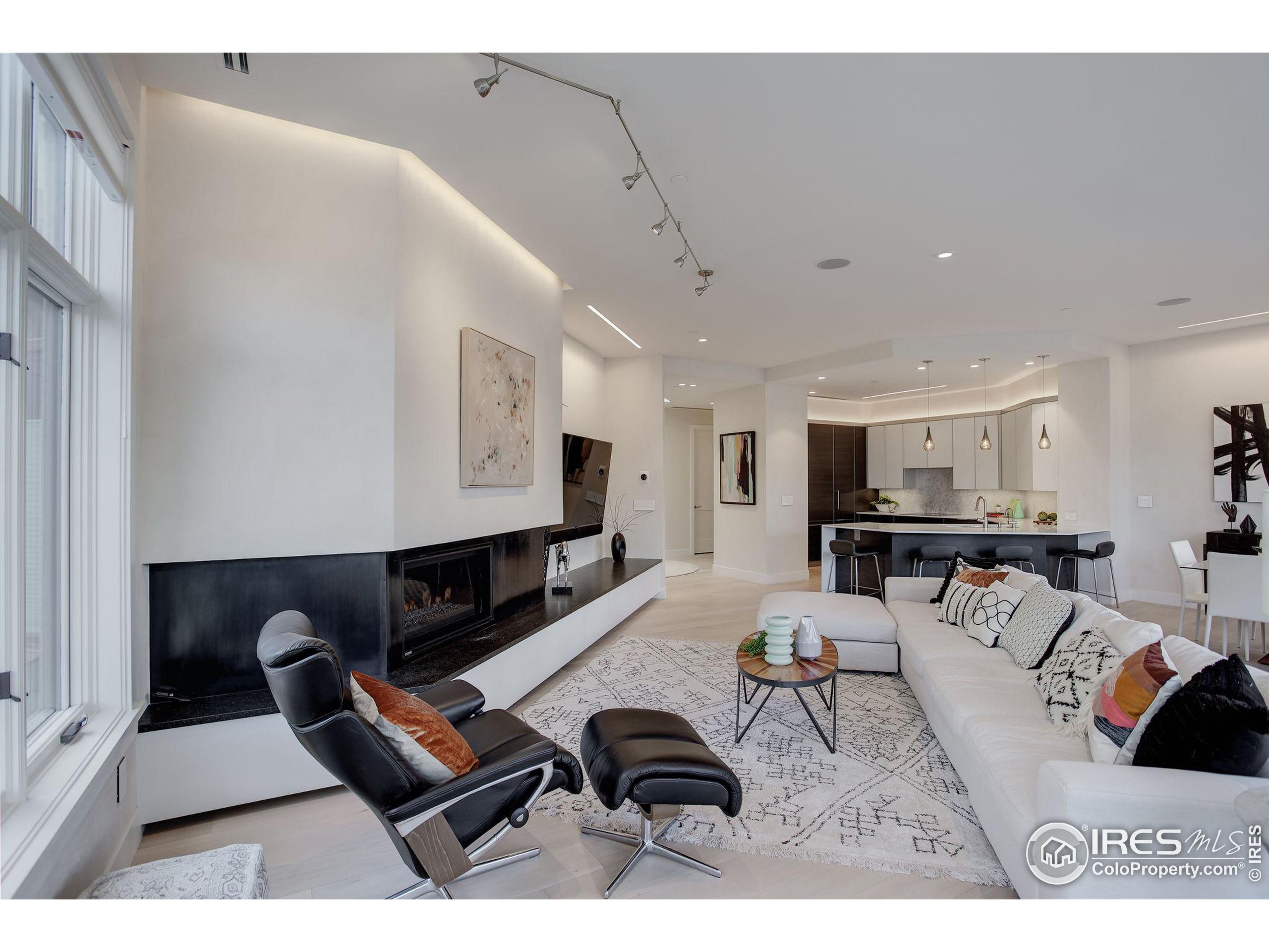 1301 Canyon Blvd #405