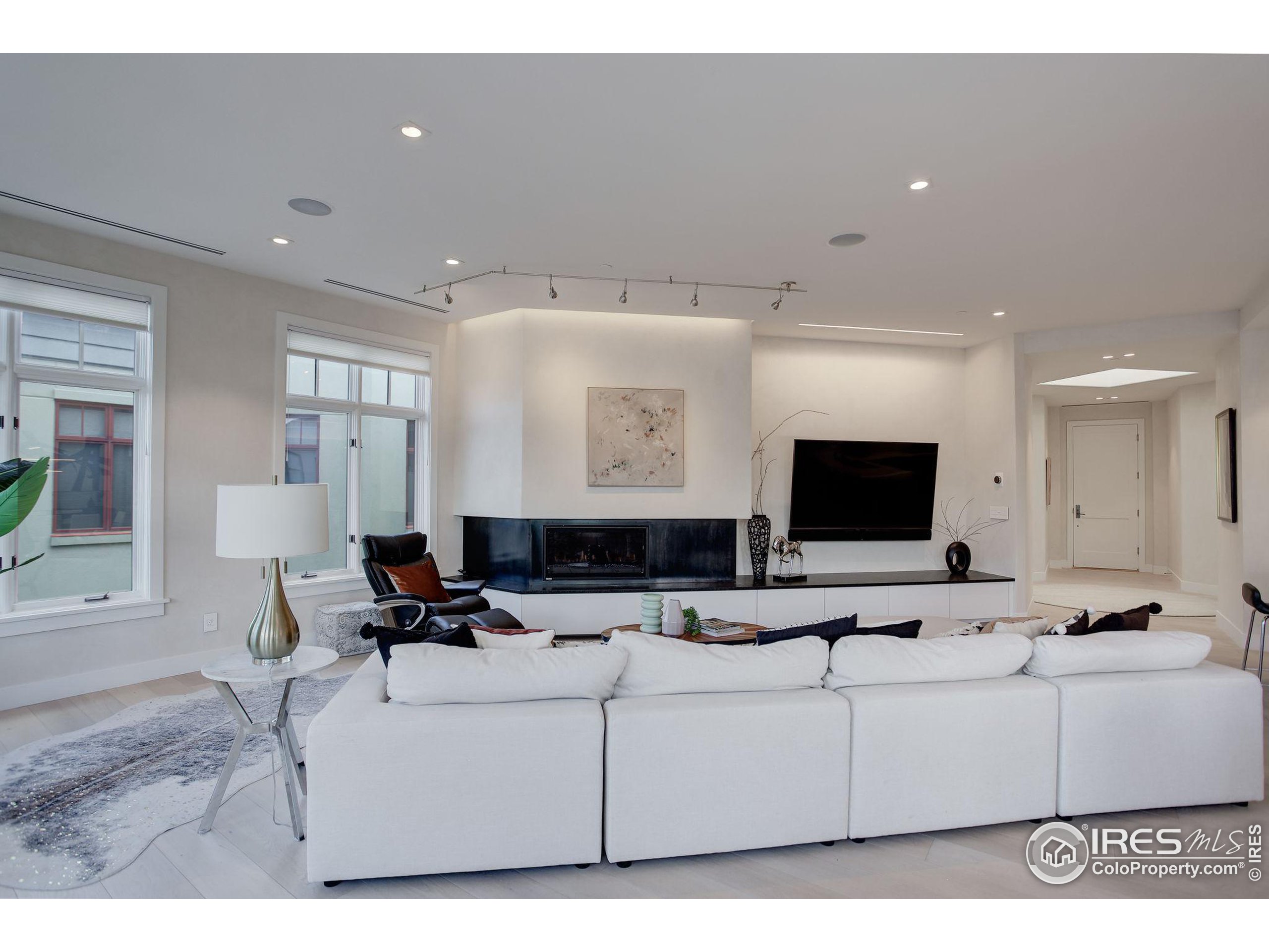 1301 Canyon Blvd #405