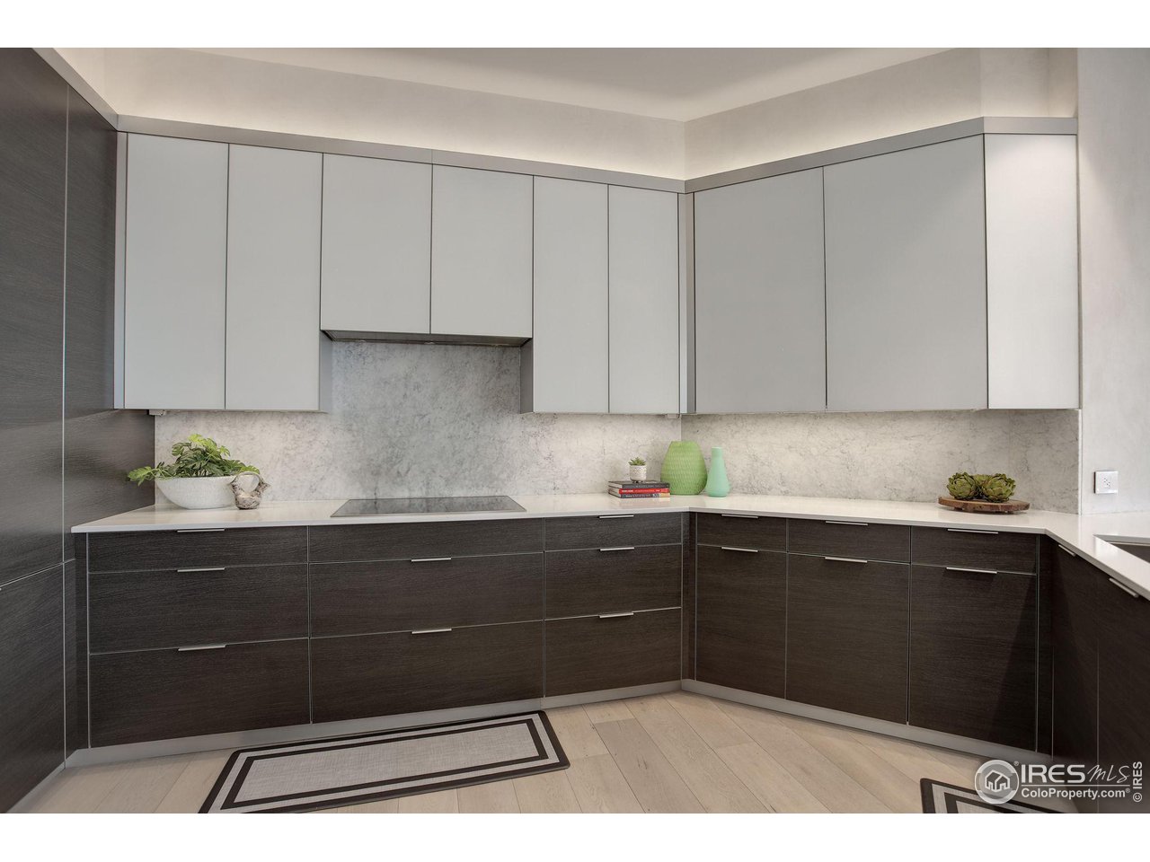 1301 Canyon Blvd #405