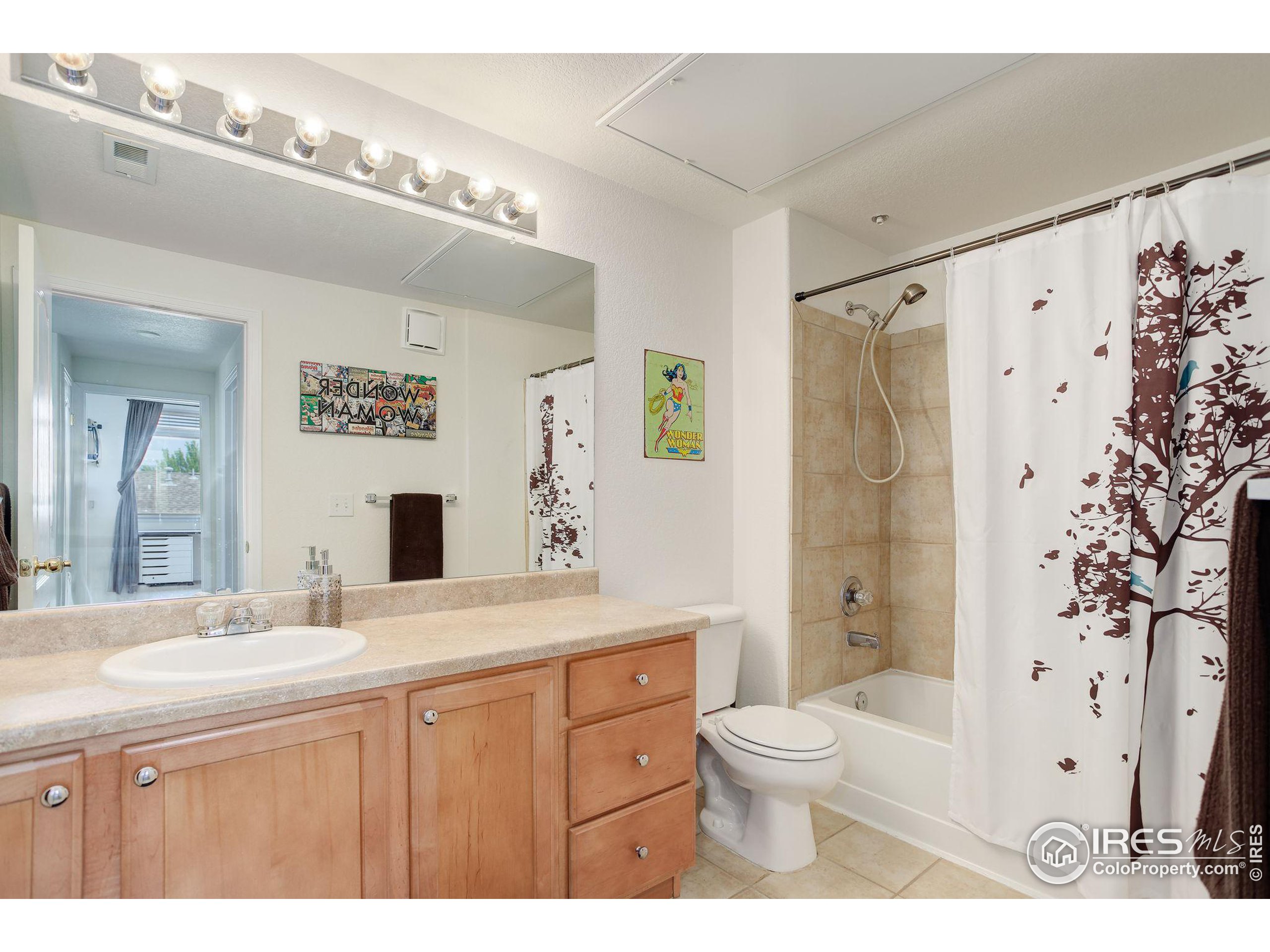 5537 Lewis Ct UPPR 206