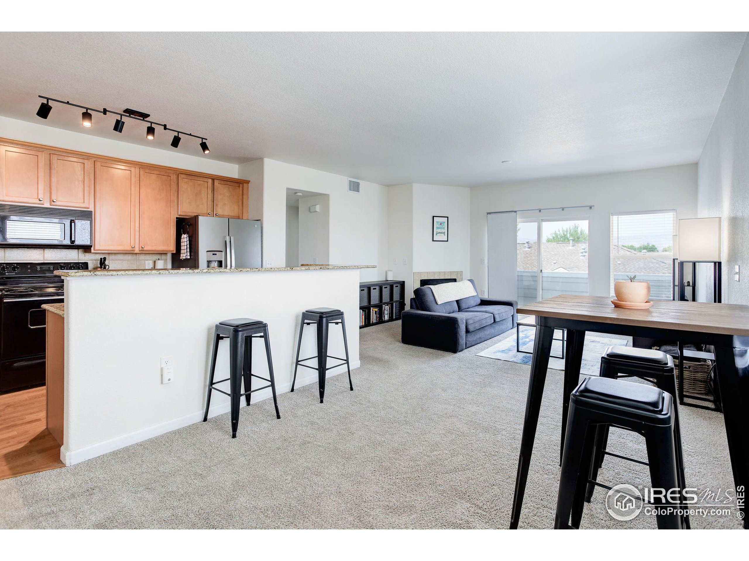 5537 Lewis Ct UPPR 206