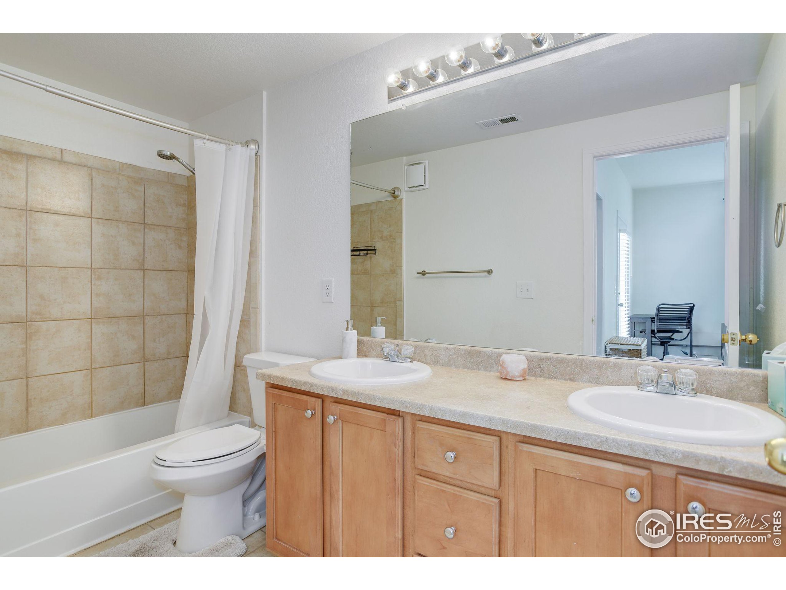 5537 Lewis Ct UPPR 206