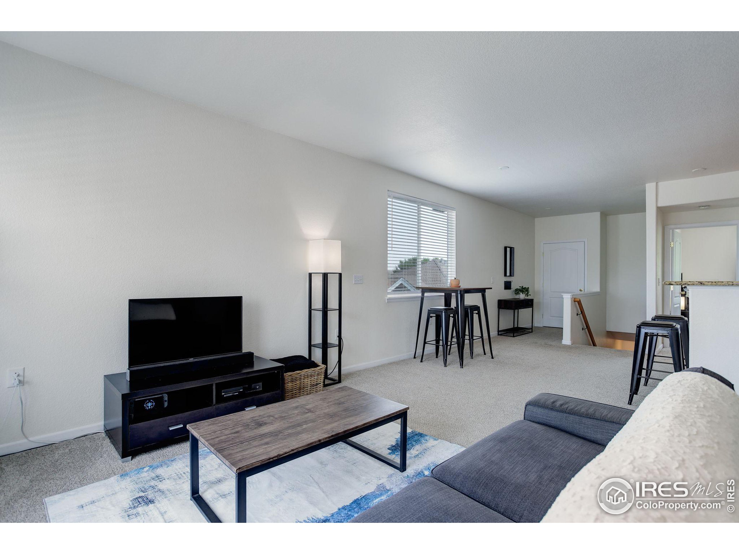 5537 Lewis Ct UPPR 206