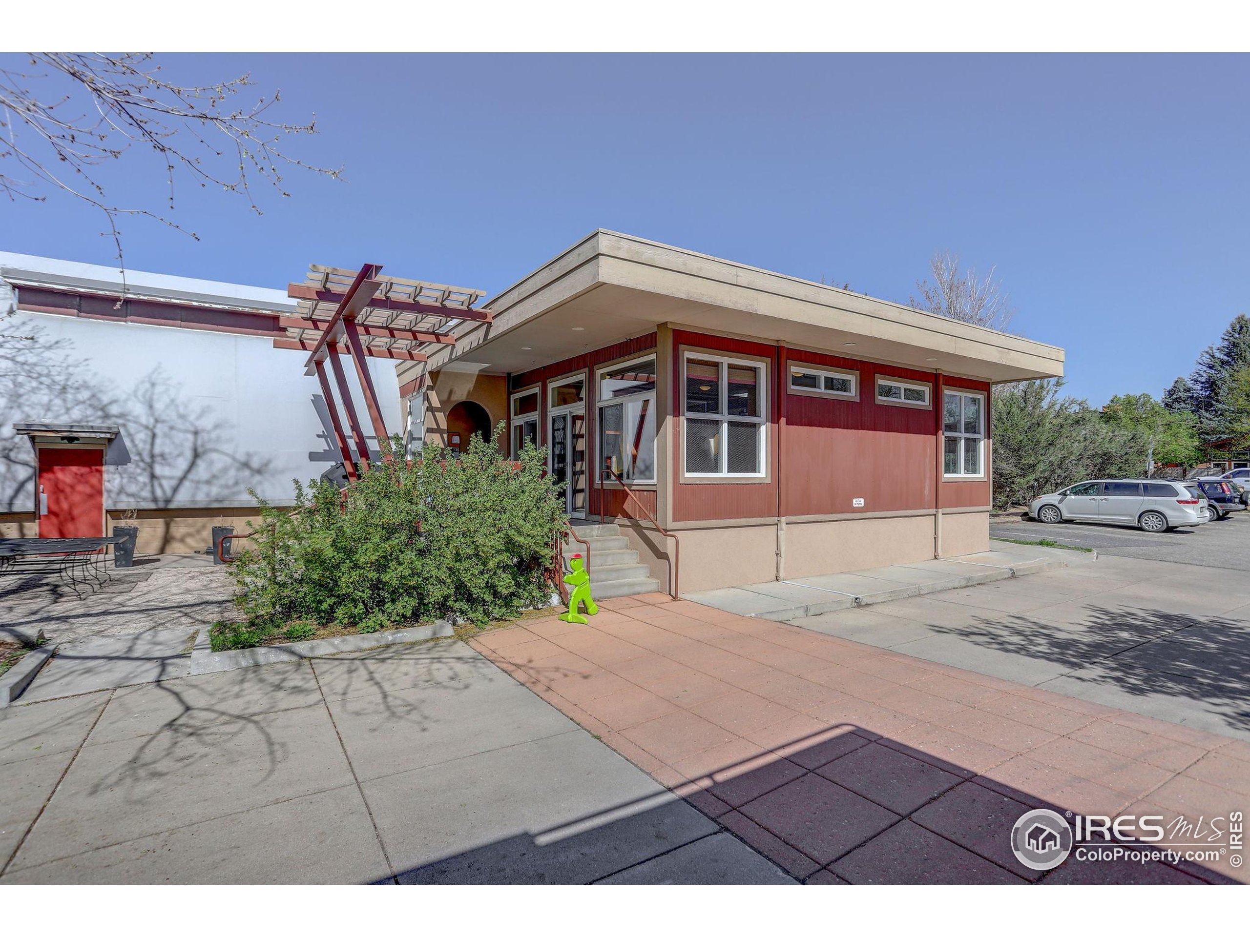1460 Quince Ave #102