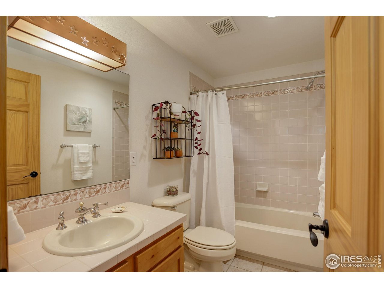 1460 Quince Ave #102