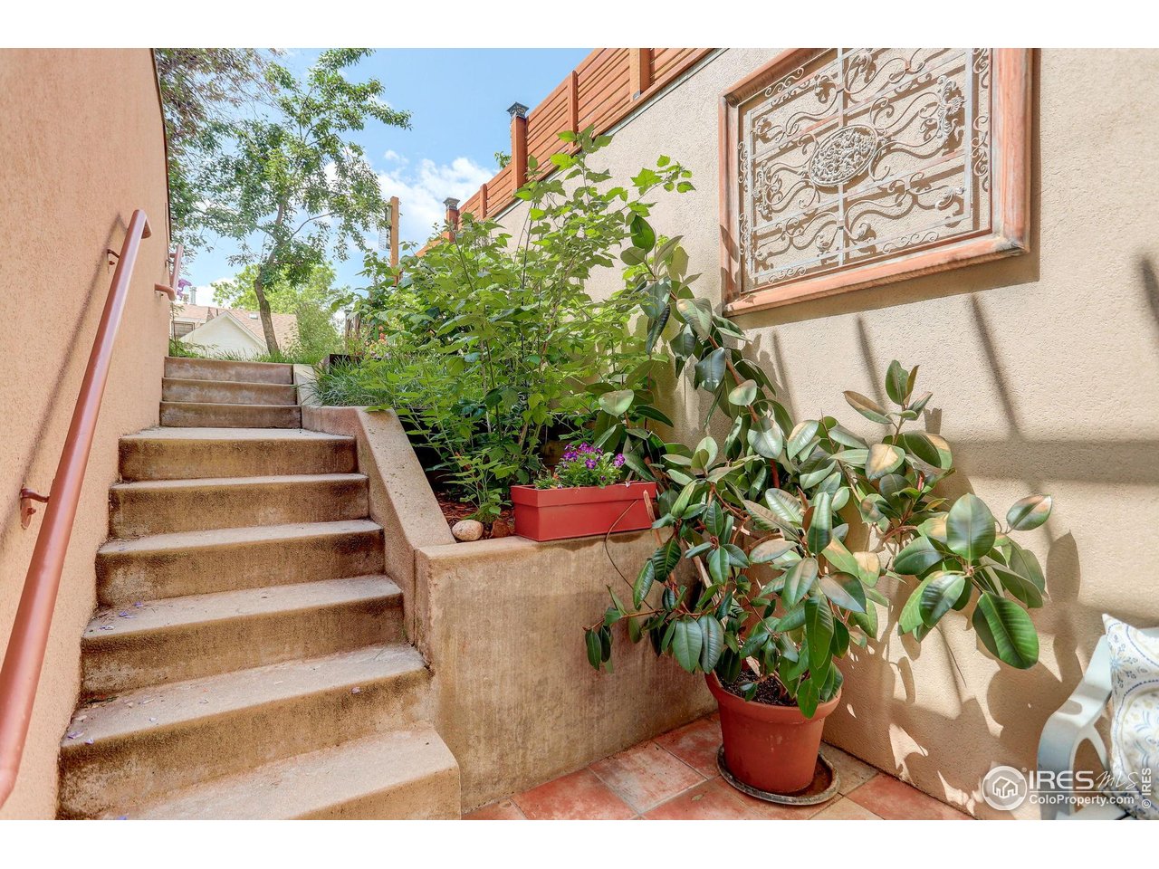 1460 Quince Ave #102