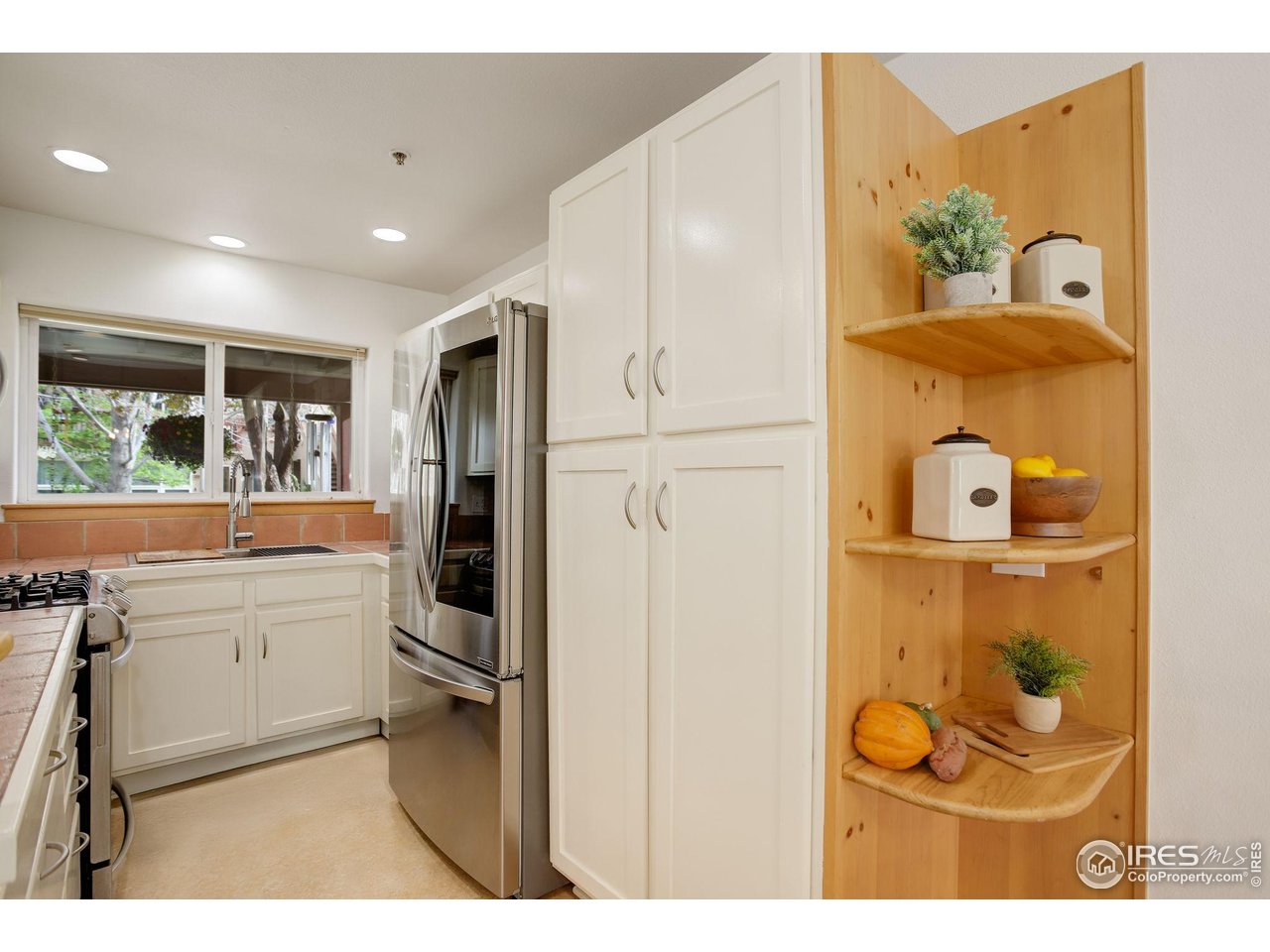 1460 Quince Ave #102