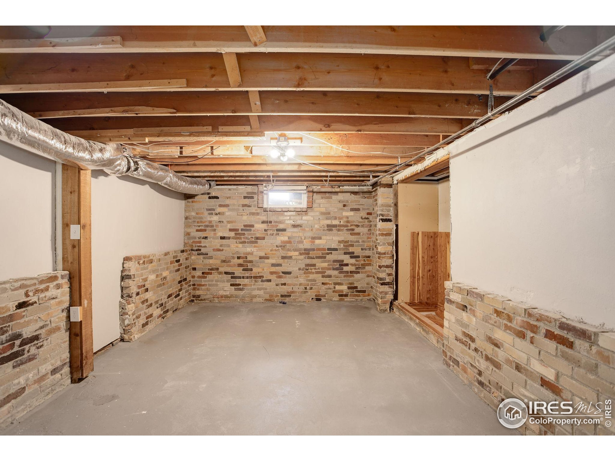 319 Carter Ln